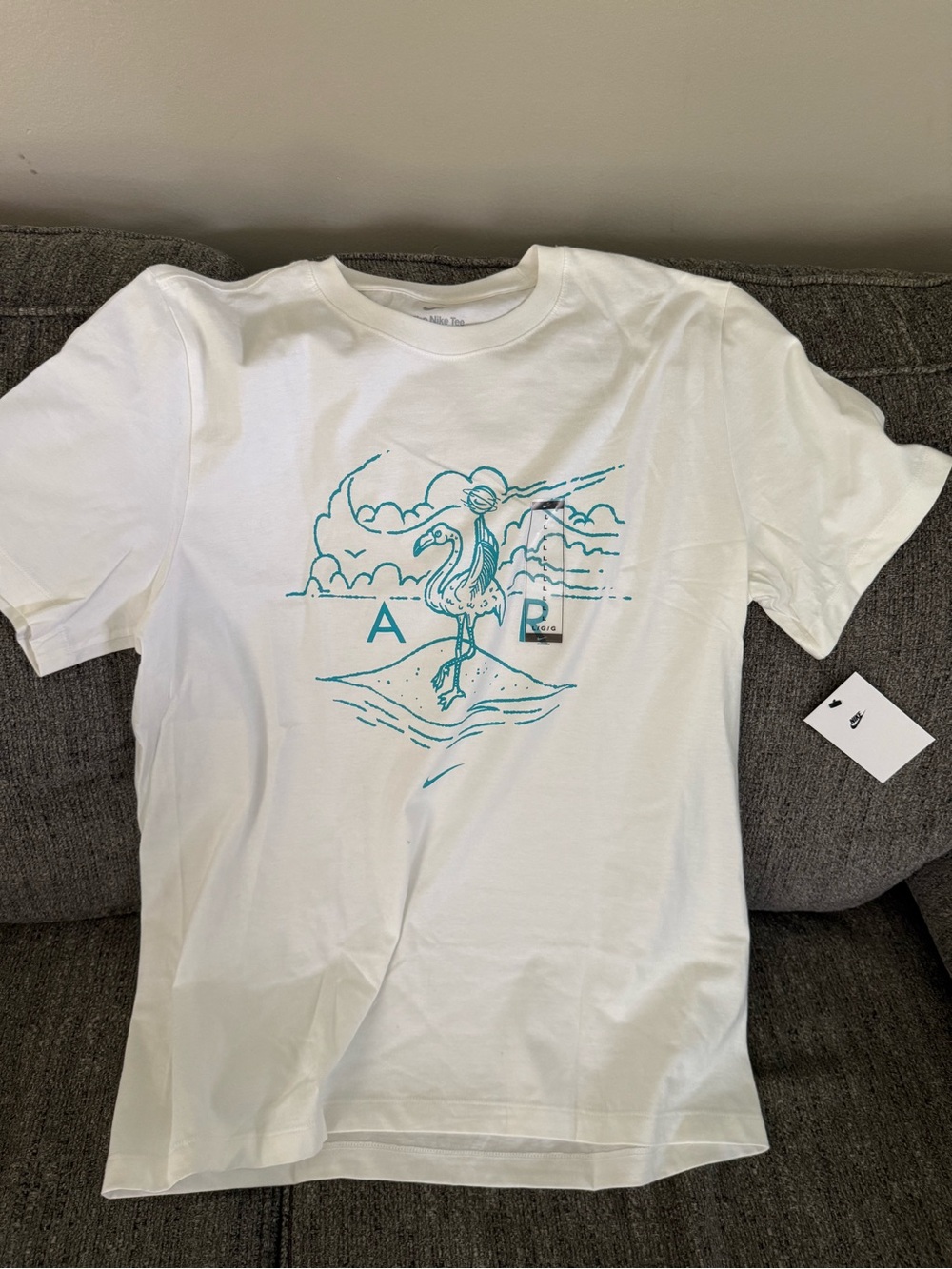 New Men’s Nike Graphic White T-Shirt with Teal Flamingo Print size large